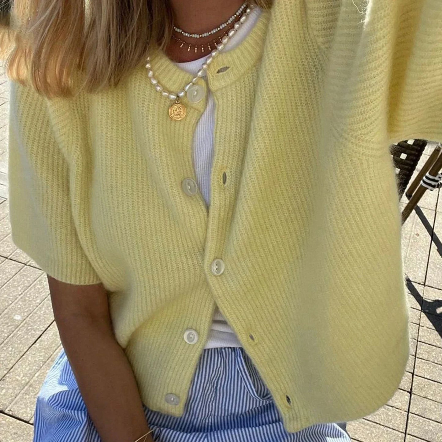 Mikai |Kortärmad cardigan med rund hals streetwear