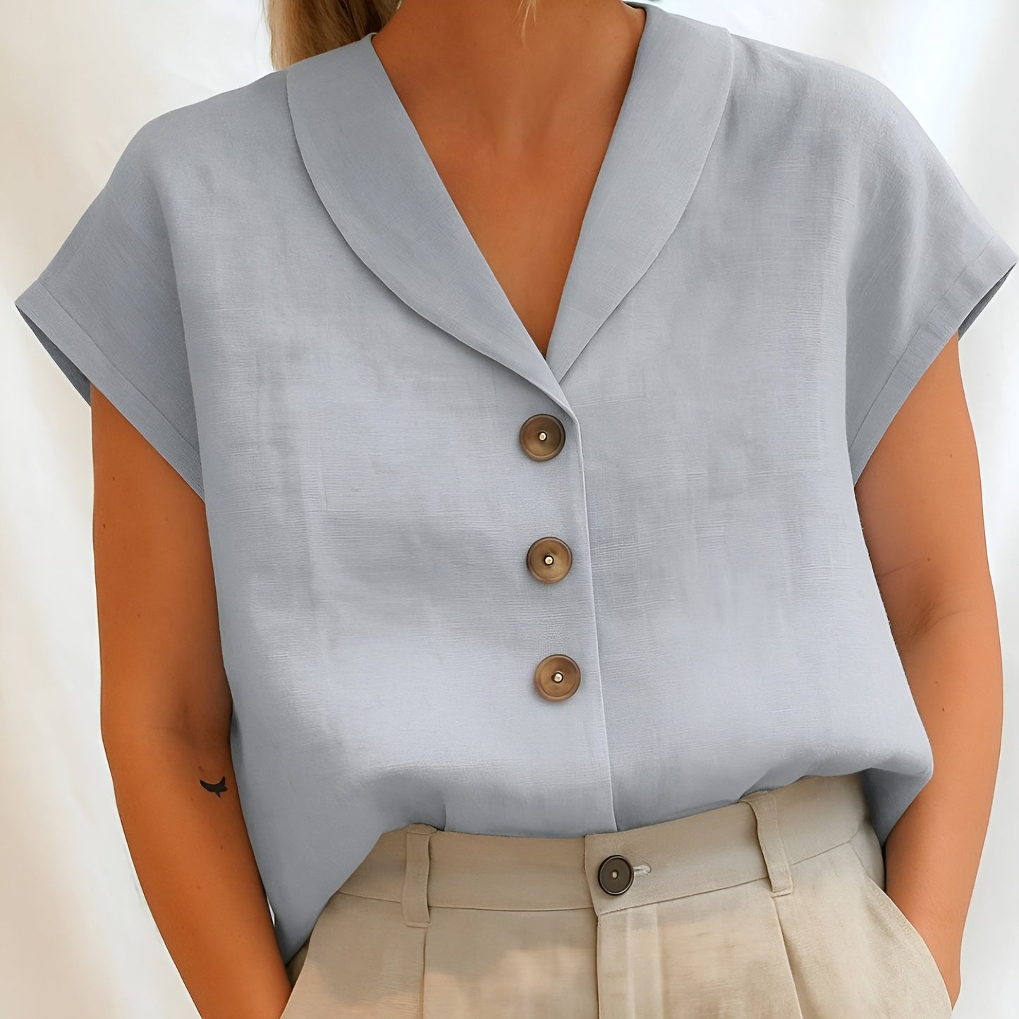 Linn | Elegant Blus För En Stilren Vardag