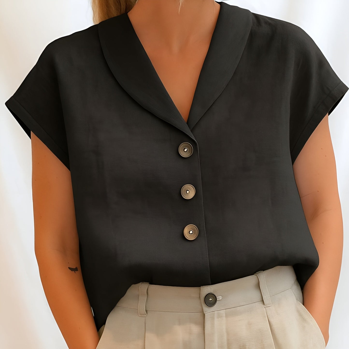 Linn | Elegant Blus För En Stilren Vardag