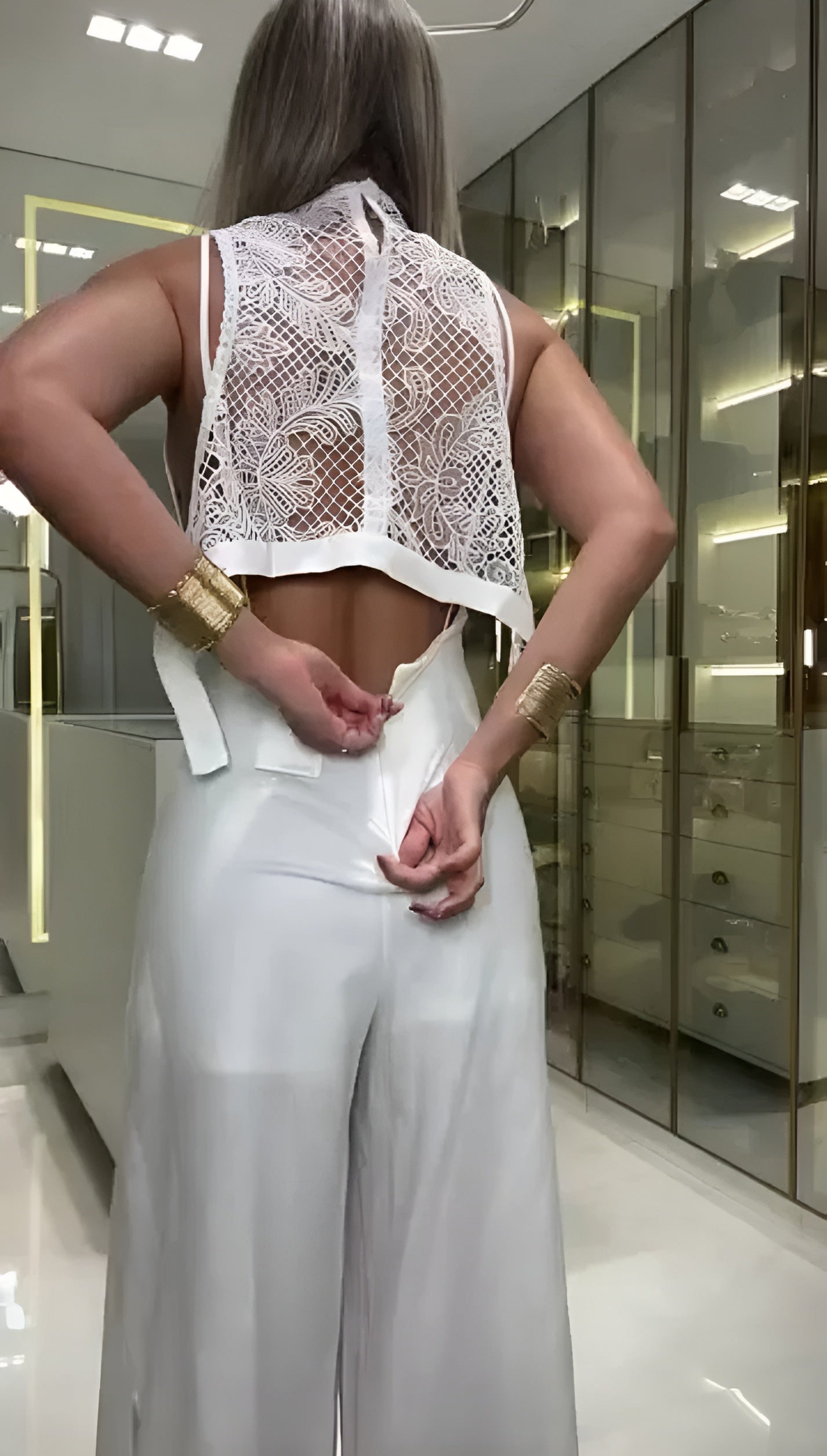 Desirée | Elegant Spetsjumpsuit För Särskilda Tillfällen