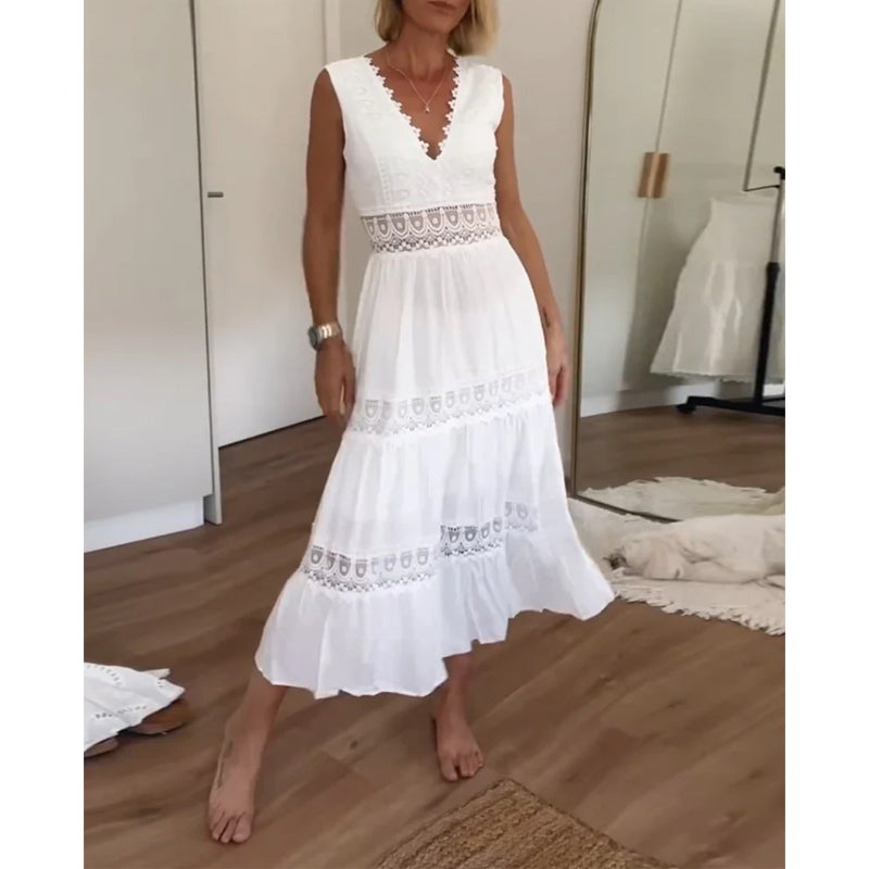Aurélie | Elegant Sommarklänning I Spets Med V-Ringning
