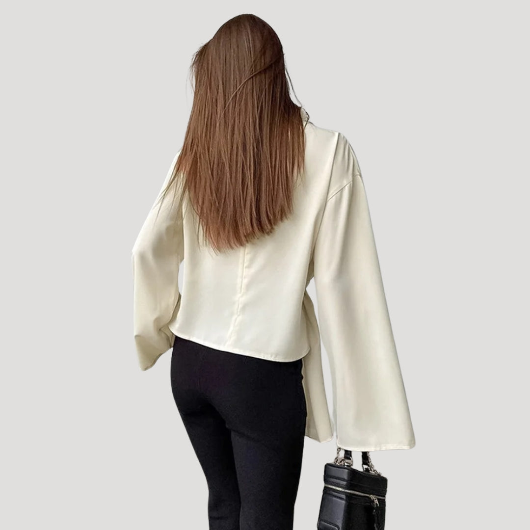 Criselmara | Vit Sidenblus Med Omlott-Design