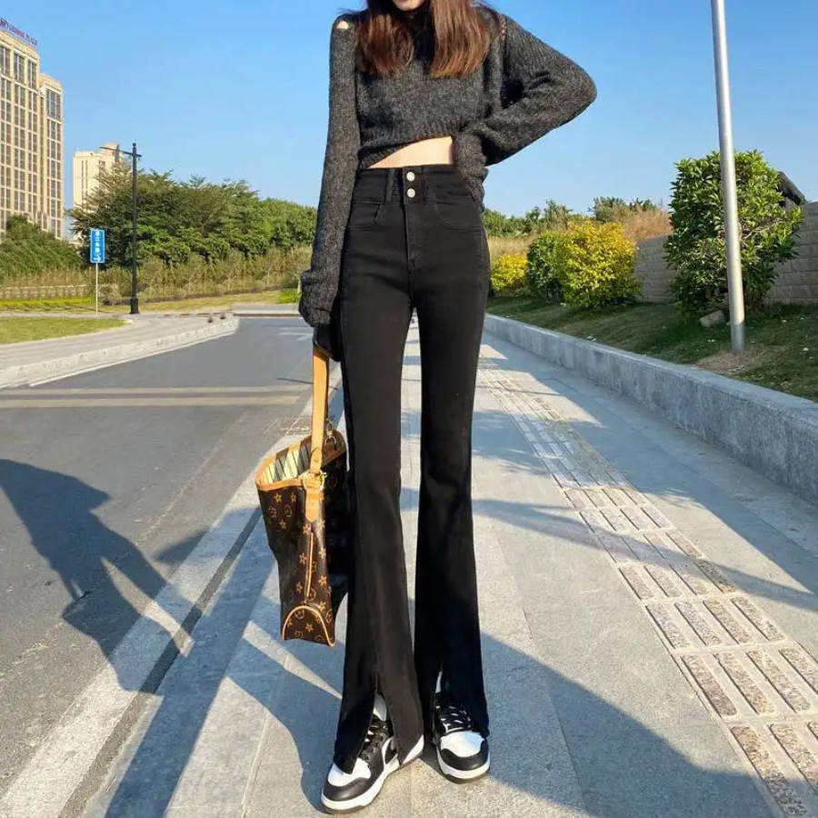 Chena | Avslappnade Höga Flared Byxor