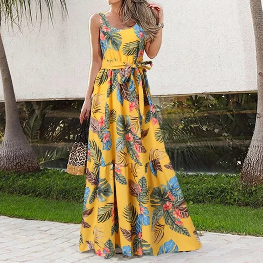 Adina - Lös klänning med blommigt tryck