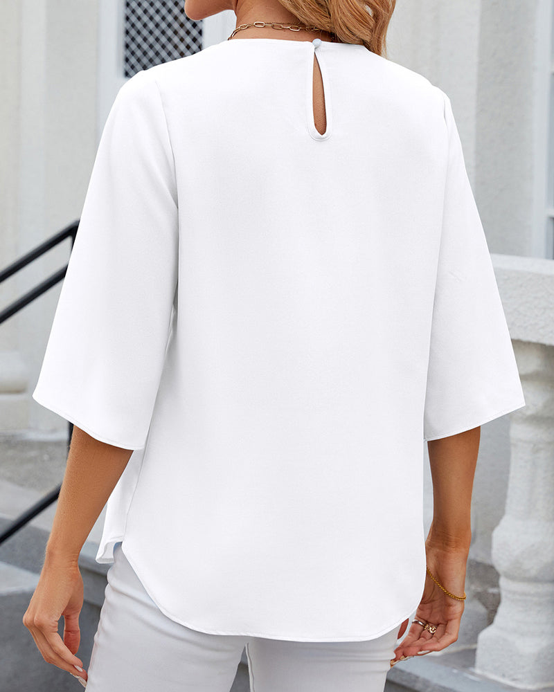 Clara | Elegant Enfärgad Blus Med Halvärm