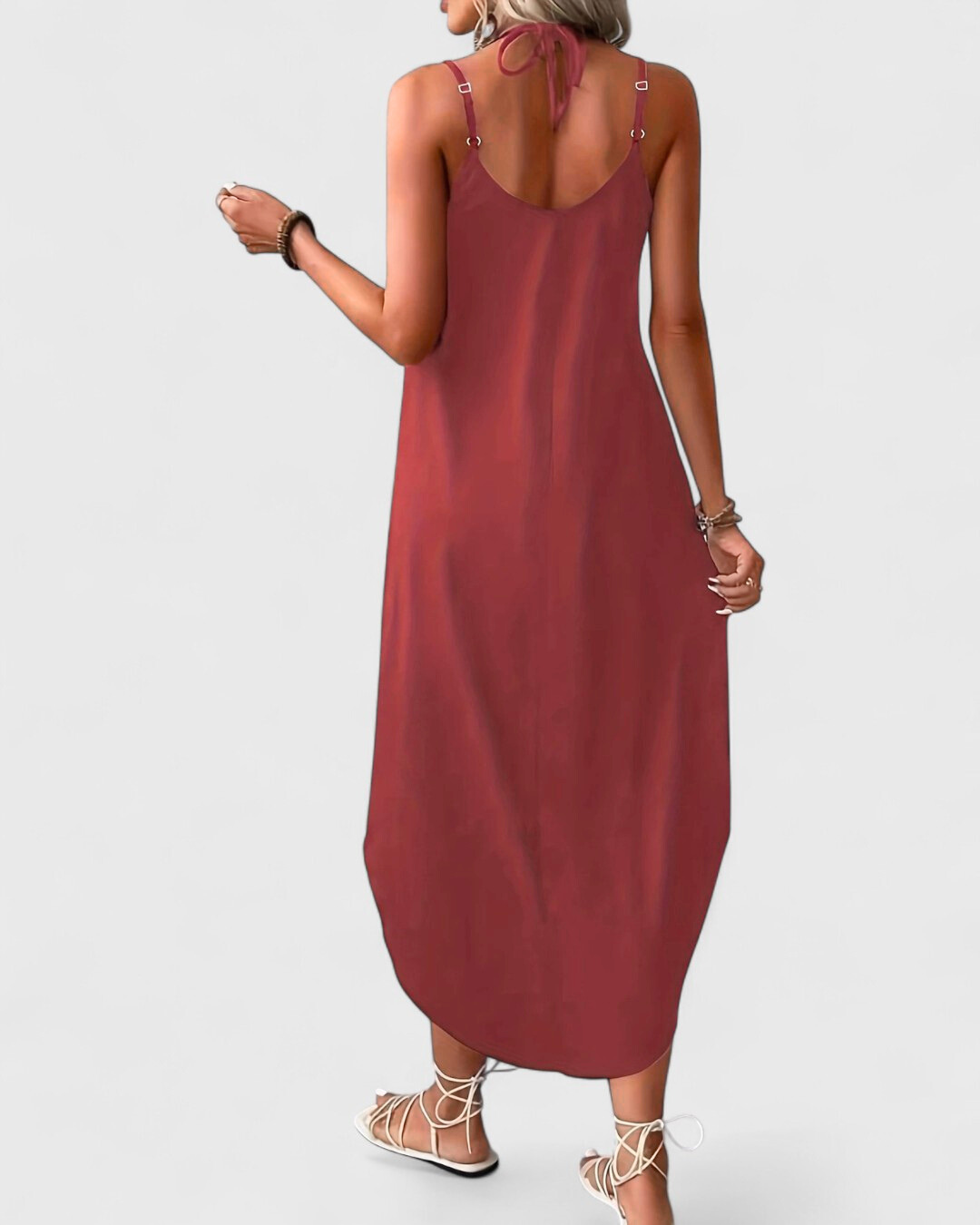 Alva | Lång Flödande Sommarklänning med Smala Axelband