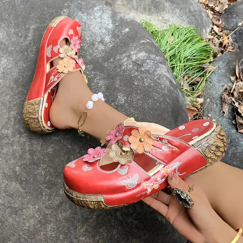Clara | Retro Röda Blomsandaler Med Komfort Och Stil