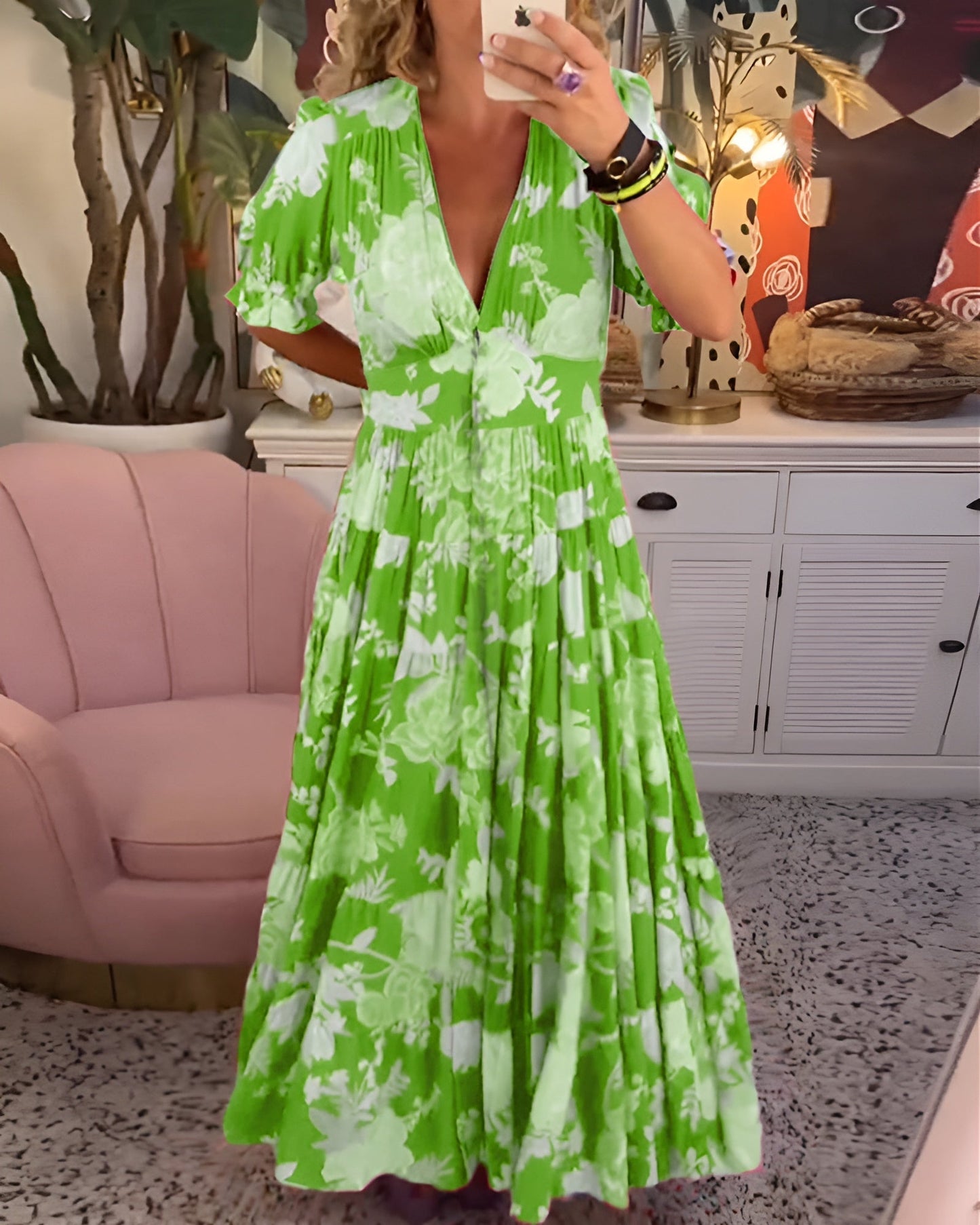 Selma | Elegant Sommarklänning Med Blommönster Och V-Ringning