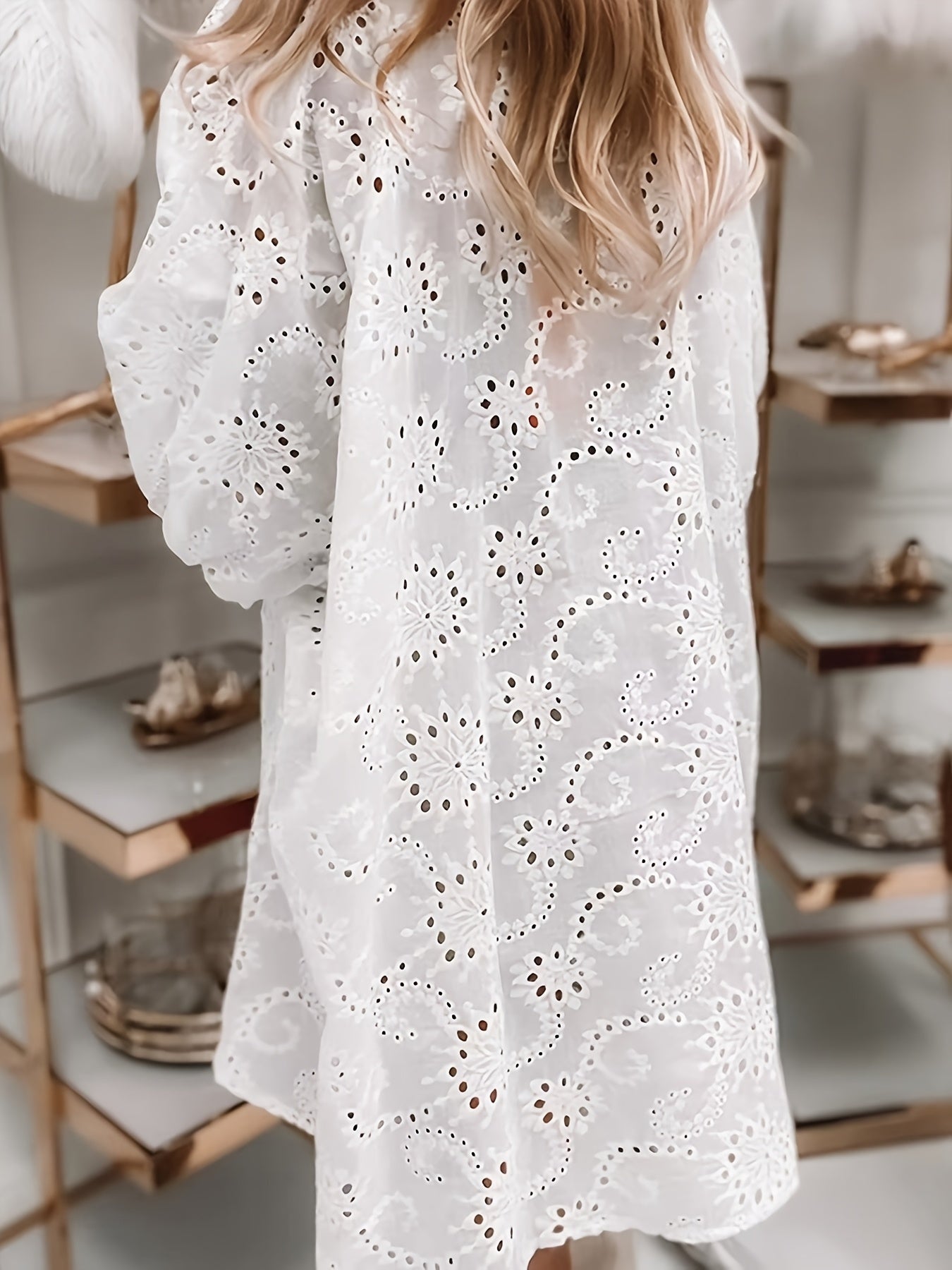 Selma | Broderad Blus med Spetskant