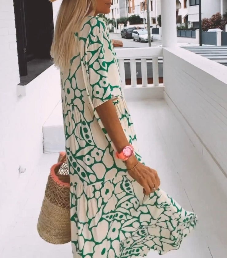 Juni | Ibiza Stil Klänning Med Bohemiskt Blomtryck