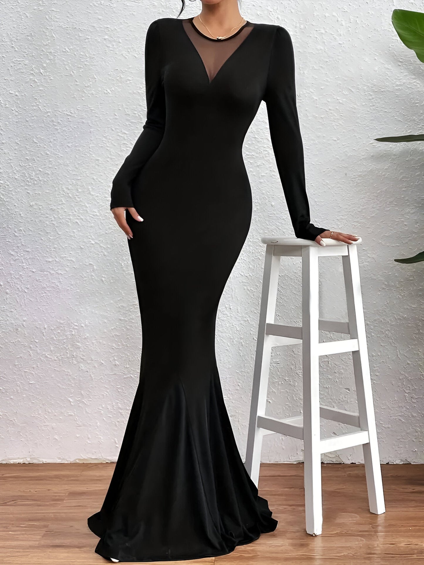 Ute | Elegant långärmad sjöjungfru-maxiklänning