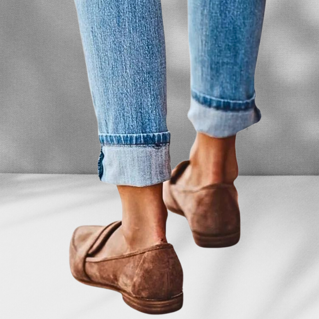Noemi | Stilren Klassisk Loafer i Mockaimitation för Elegant Komfort