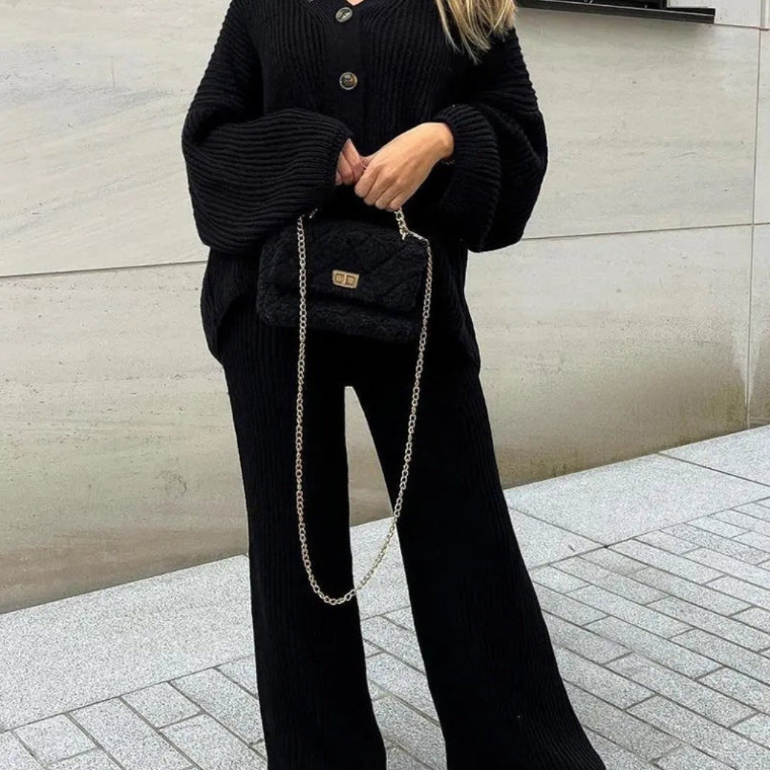 Isabelle | Trendigt stickat set med drop shoulder