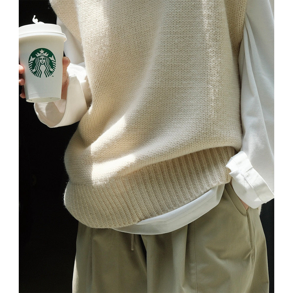 Annika | Elegant Stickad Väst med Tidlös Silhuett