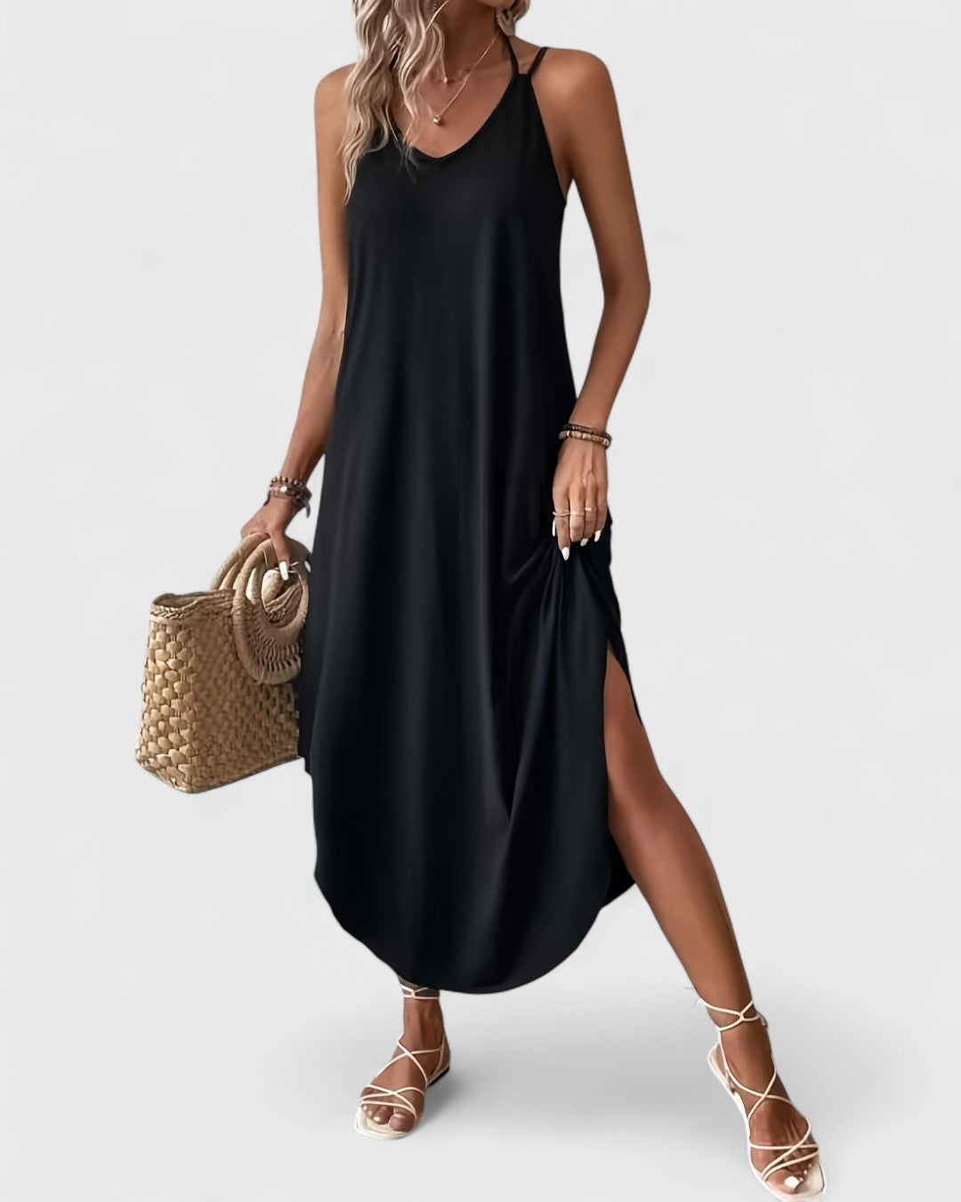Alva | Lång Flödande Sommarklänning med Smala Axelband