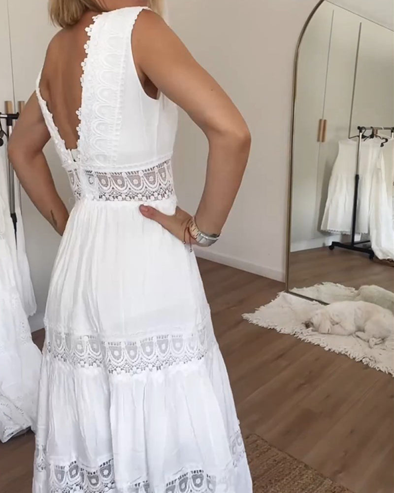 Aurélie | Elegant Sommarklänning I Spets Med V-Ringning