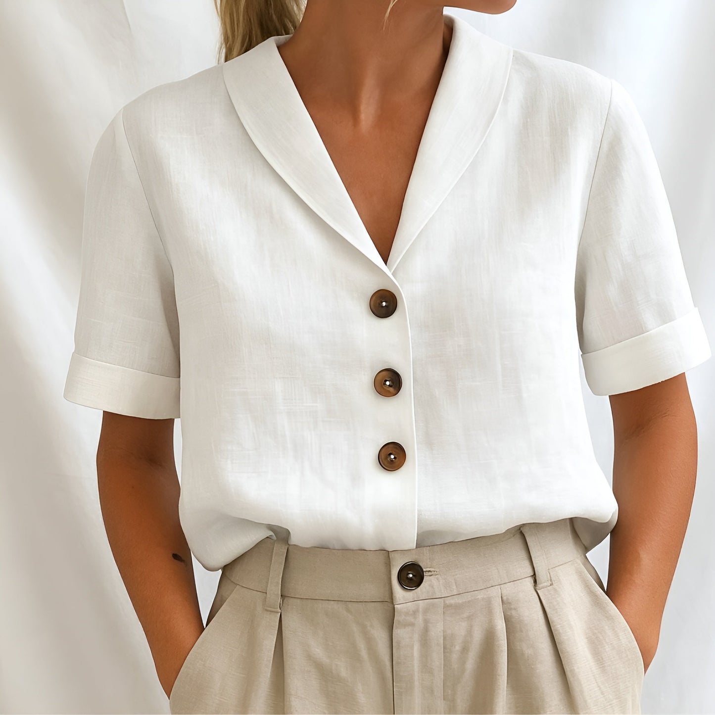 Linn | Elegant Blus För En Stilren Vardag
