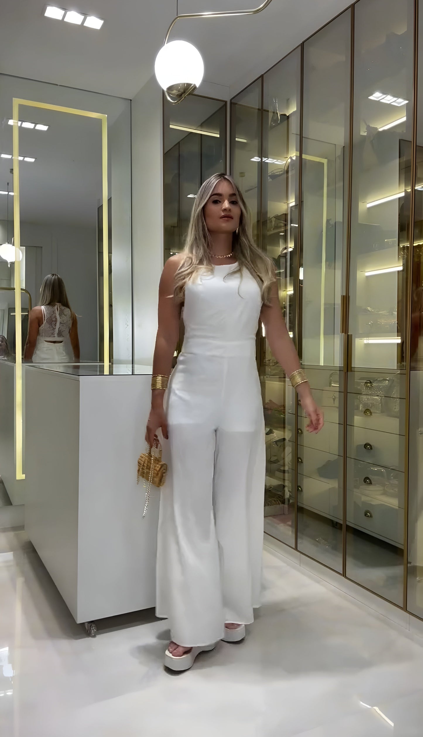 Desirée | Elegant Spetsjumpsuit För Särskilda Tillfällen