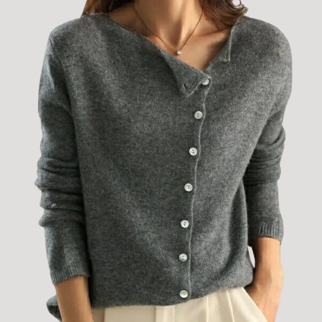 Alva | Asymmetrisk Stickad Jumper Med Knappar För Vardag