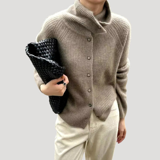 Saga | Chunky Stickad Kofta Med Knappar För Vinter