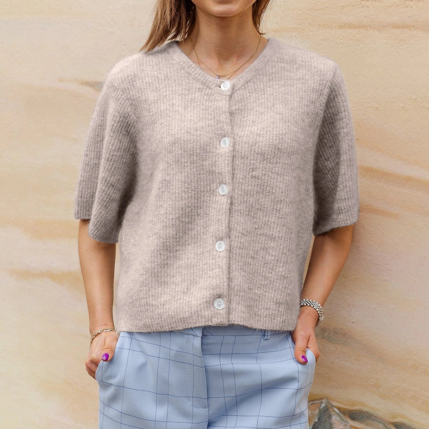 Mikai |Kortärmad cardigan med rund hals streetwear
