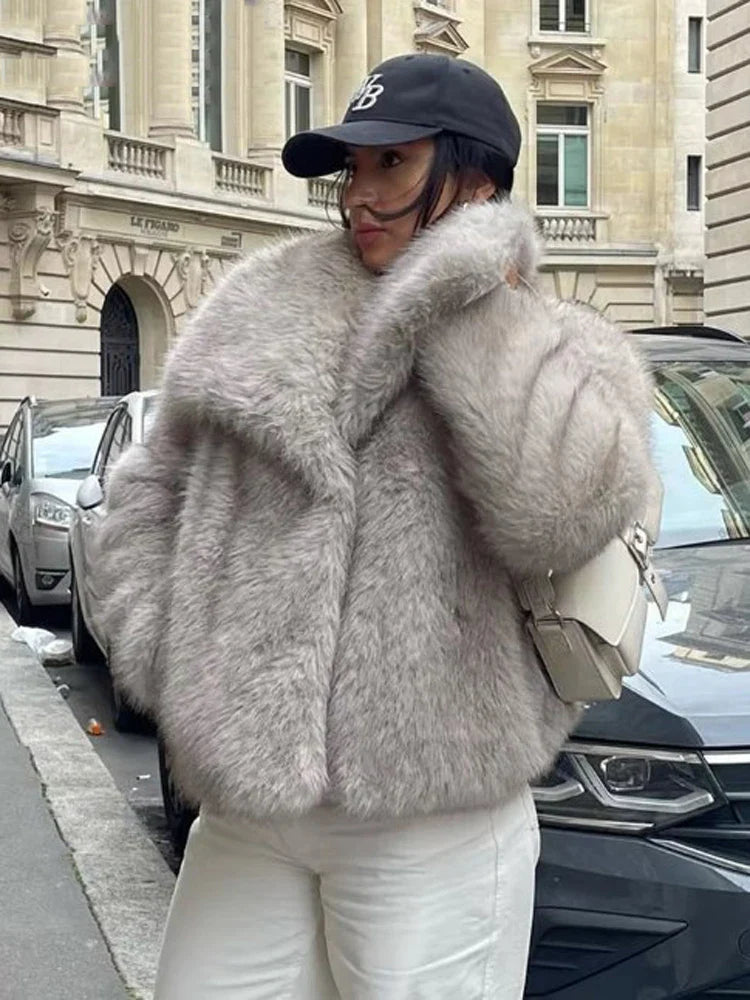 Wilda | Stilren och bekväm vinterjacka i högkvalitativ fuskpäls