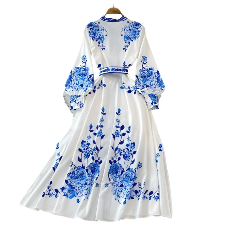 Celestia | Porslinsblå Maxiklänning Med Tidlös Elegans