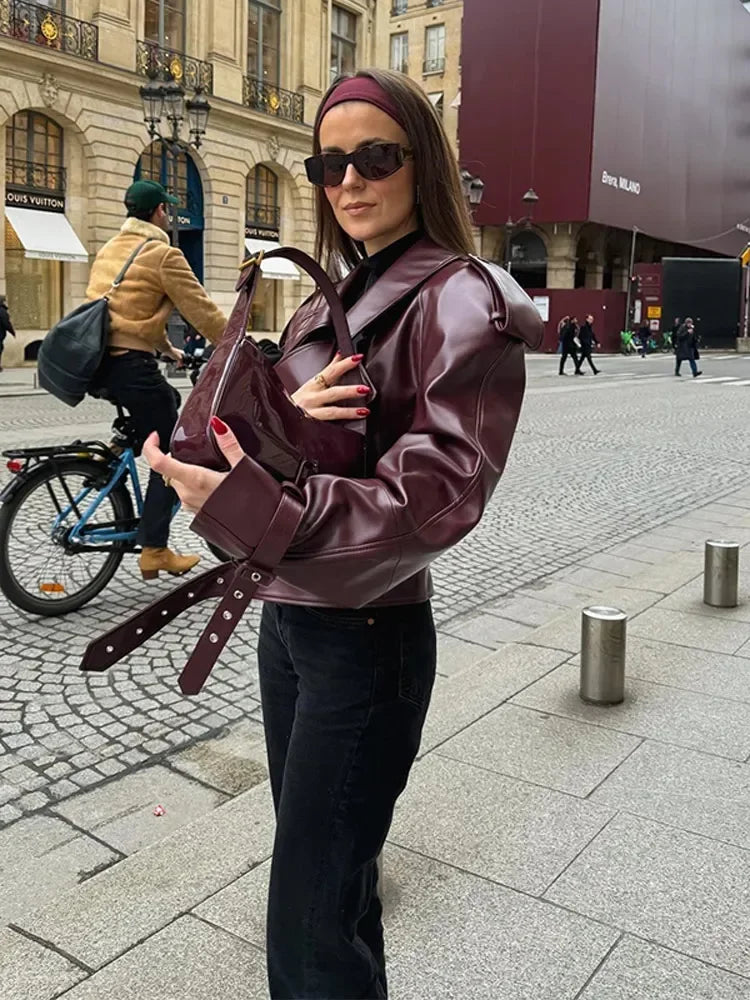 Emilia | Lyxigt & Trendigt Läderjacka för En Elegant Look