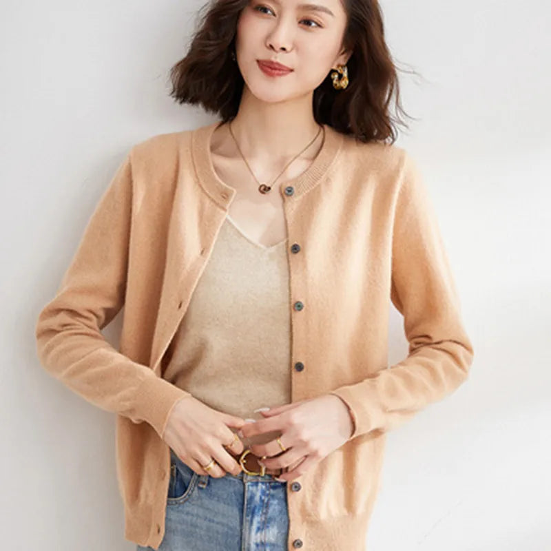 Zoe | Klassisk cashmerekofta med tidlös design