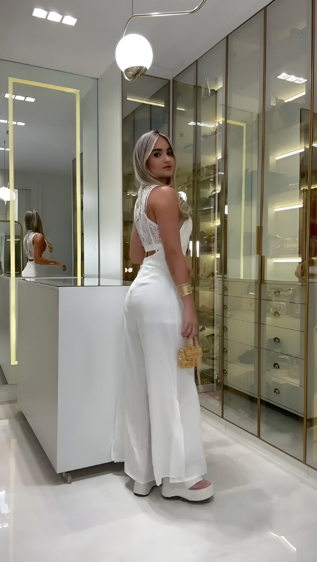 Desirée | Elegant Spetsjumpsuit För Särskilda Tillfällen