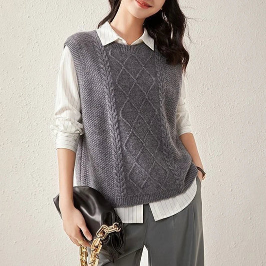 Alma | Tidlös Stickad Väst i Modern Design