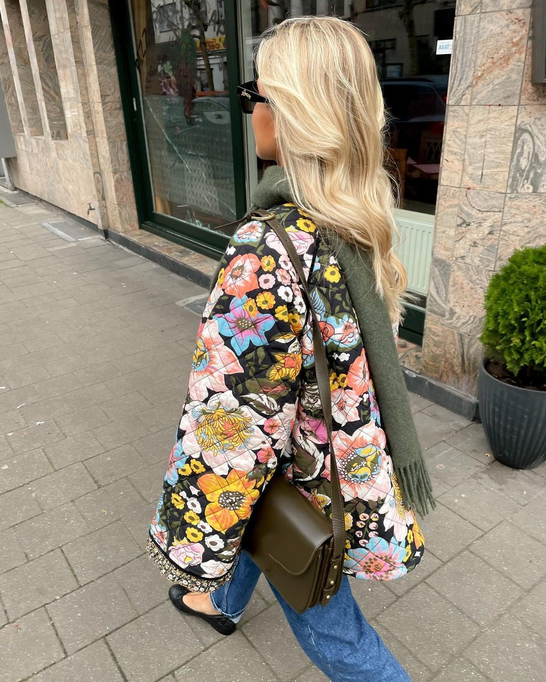 Nellie | Vintage-inspirerad blommig jacka för kvinnor