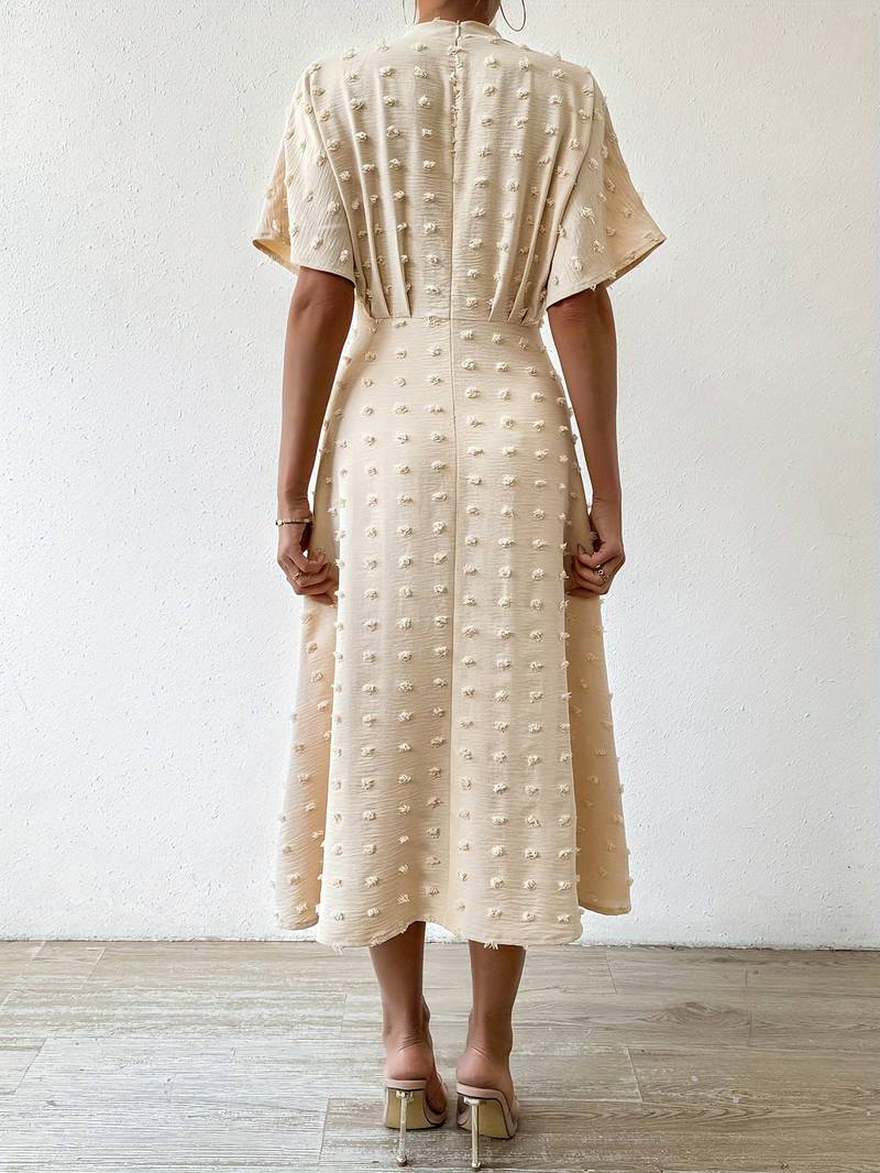 Maria | Elegant beige klänning med smickrande siluett