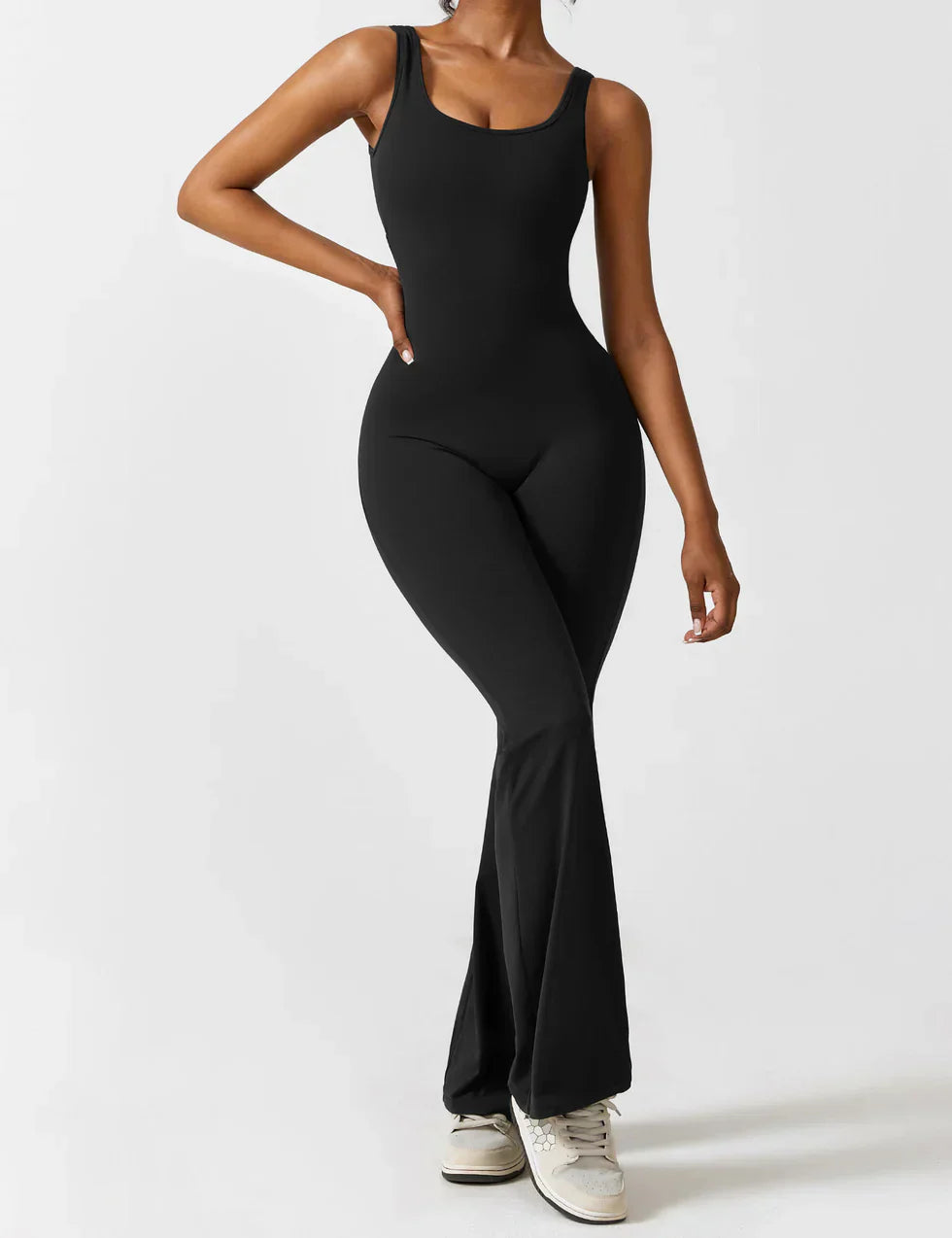 Elena | Flared Jumpsuit – Den Måste-Ha Jumpsuiten
