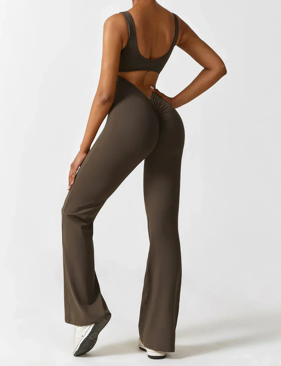 Elena | Flared Jumpsuit – Den Måste-Ha Jumpsuiten