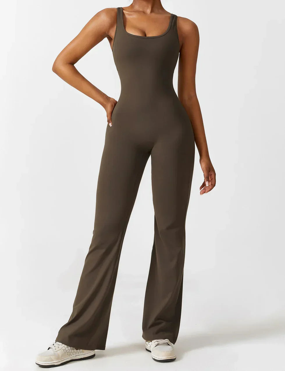 Elena | Flared Jumpsuit – Den Måste-Ha Jumpsuiten