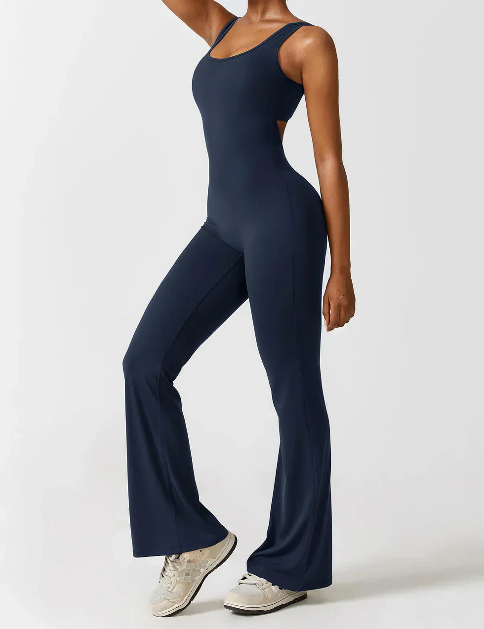 Elena | Flared Jumpsuit – Den Måste-Ha Jumpsuiten