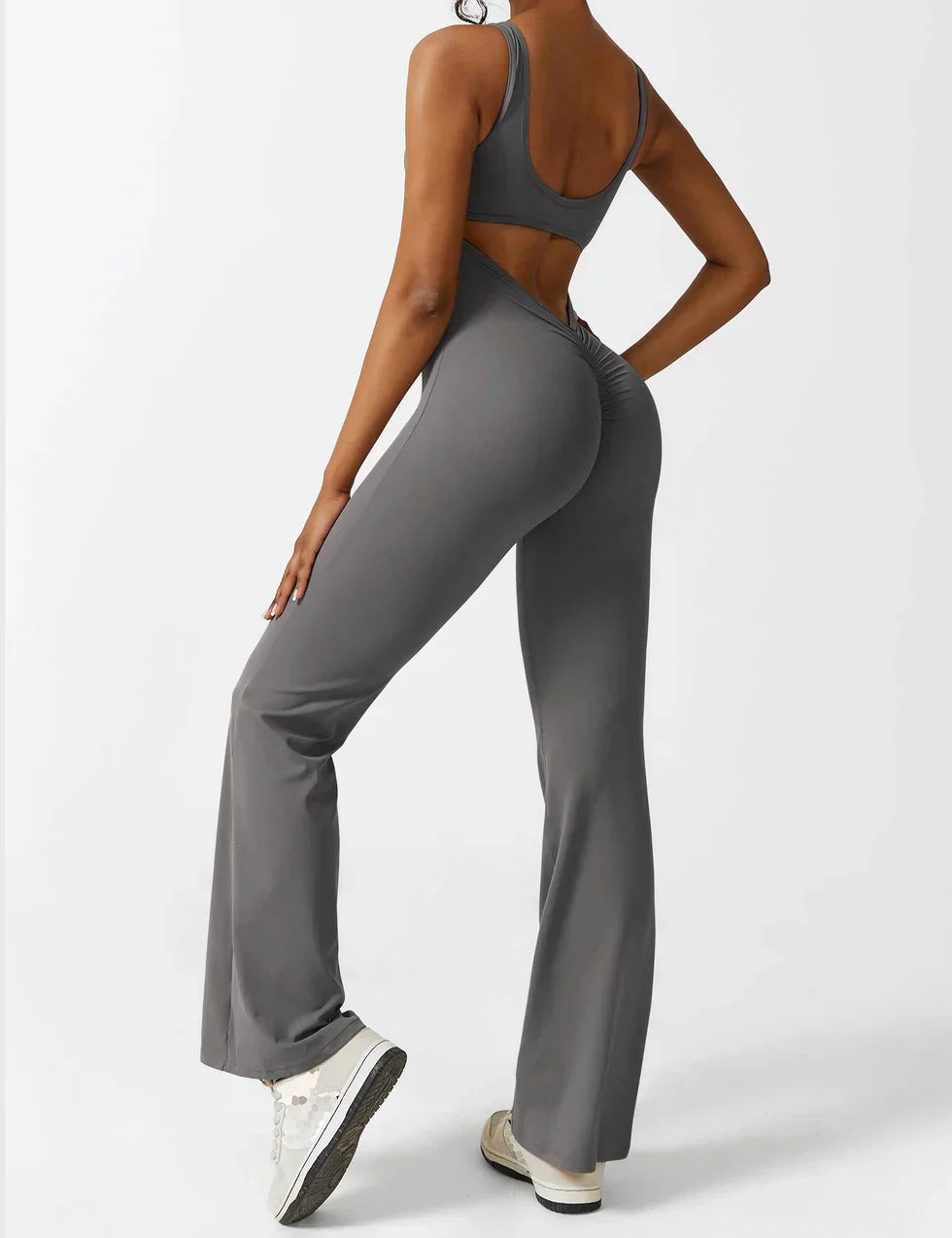 Elena | Flared Jumpsuit – Den Måste-Ha Jumpsuiten