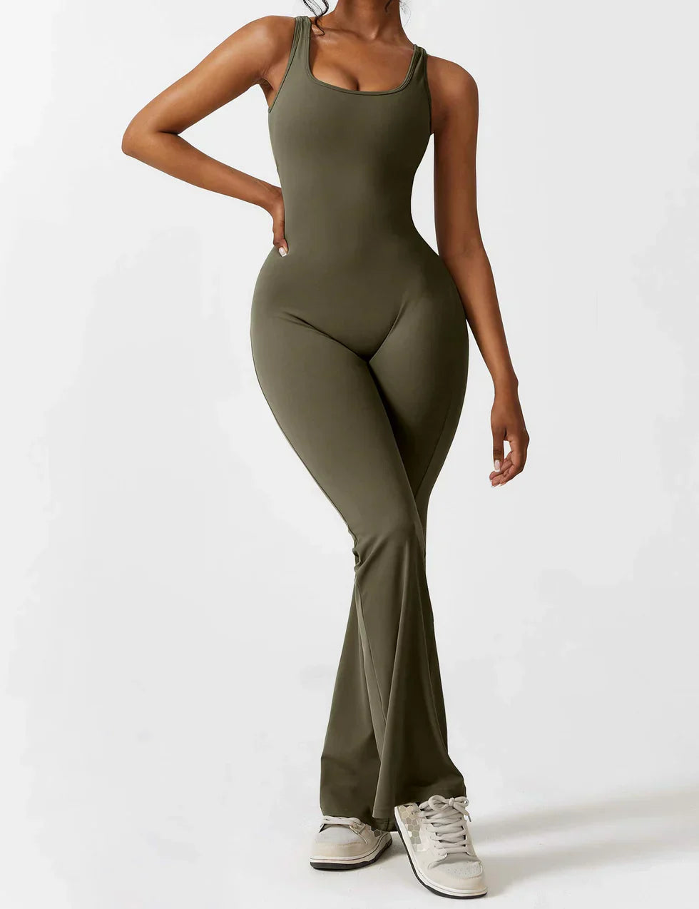 Elena | Flared Jumpsuit – Den Måste-Ha Jumpsuiten
