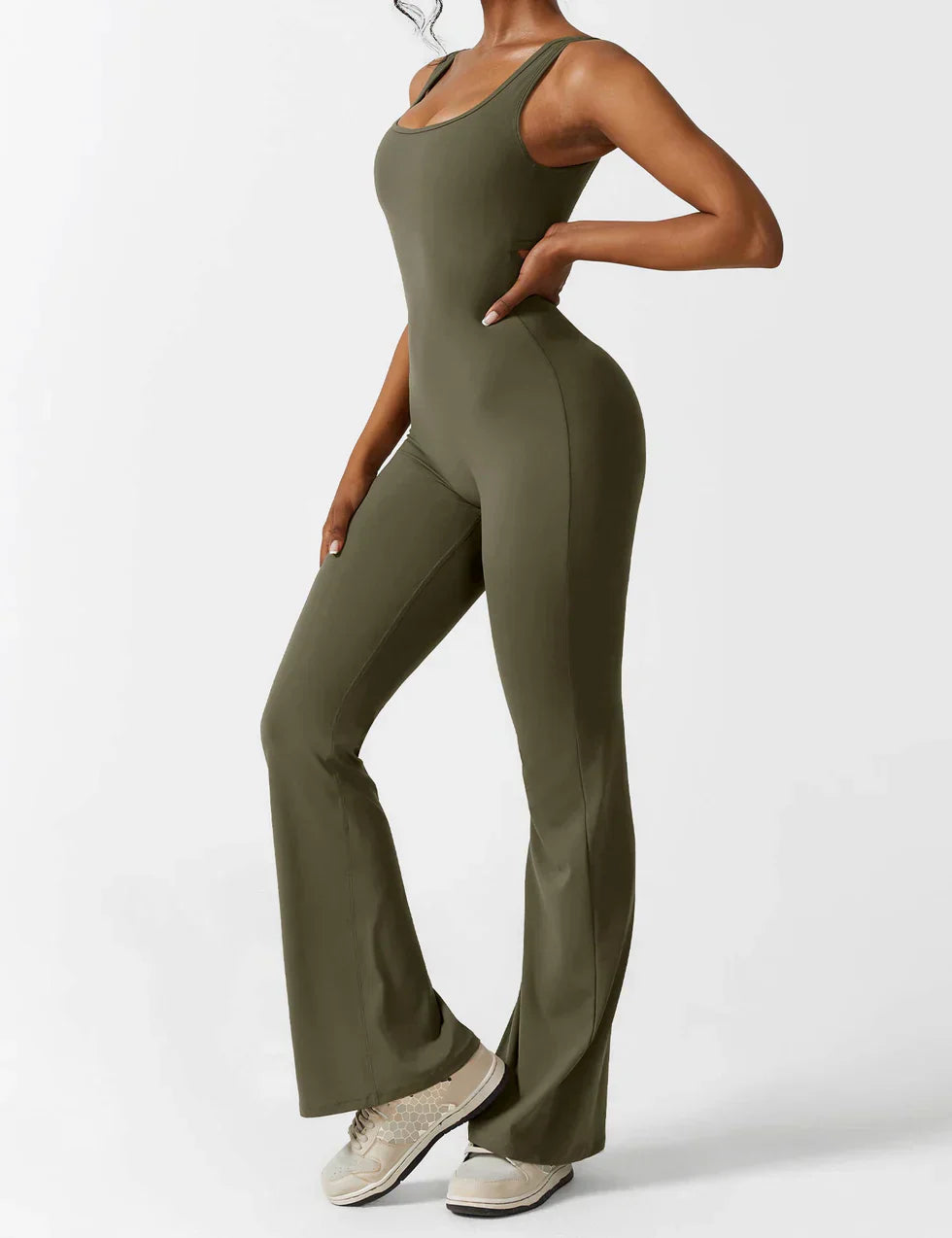 Elena | Flared Jumpsuit – Den Måste-Ha Jumpsuiten