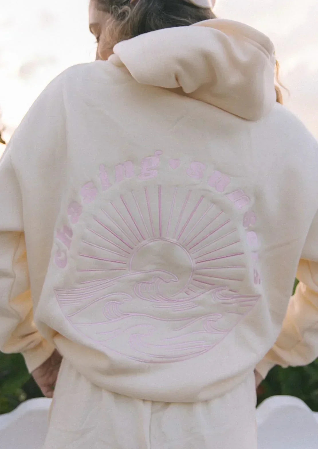 Lykke | Hoodie med tropisk grafik