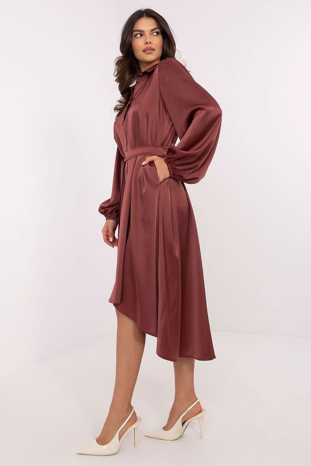 Elegantia | stilren skjortklänning med knytband och asymmetrisk design