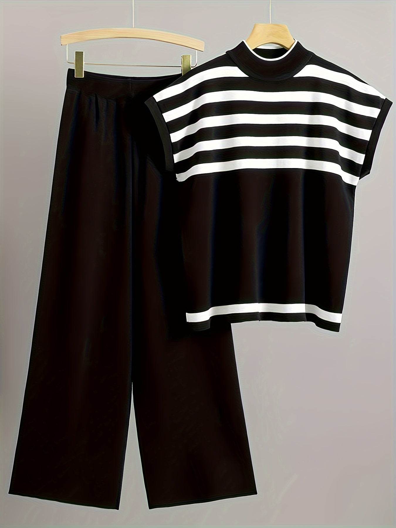 Nora | Retro randig byxdress med mockhals och outfit-set