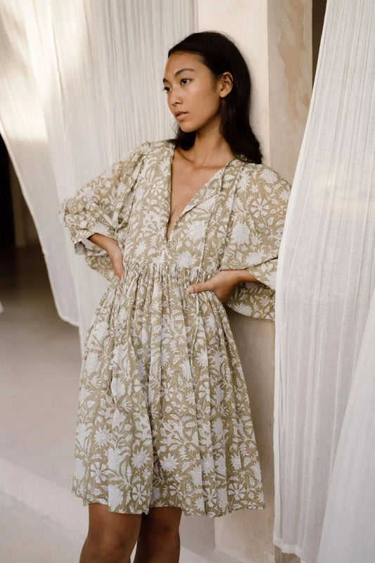 Freya - Blommig sommarklännin