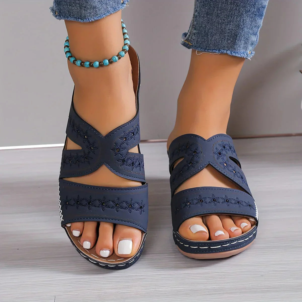 Isla -Wedgesandaler med Hallow Out Design för dame
