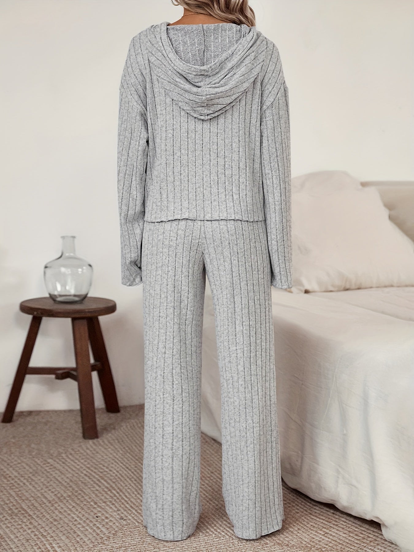 Chloe | Casual Stickad Hoodie & Raka Joggers