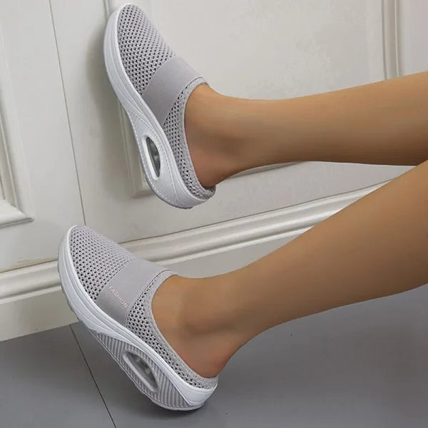 Rian - Ortopediska sandaler kilklackar
