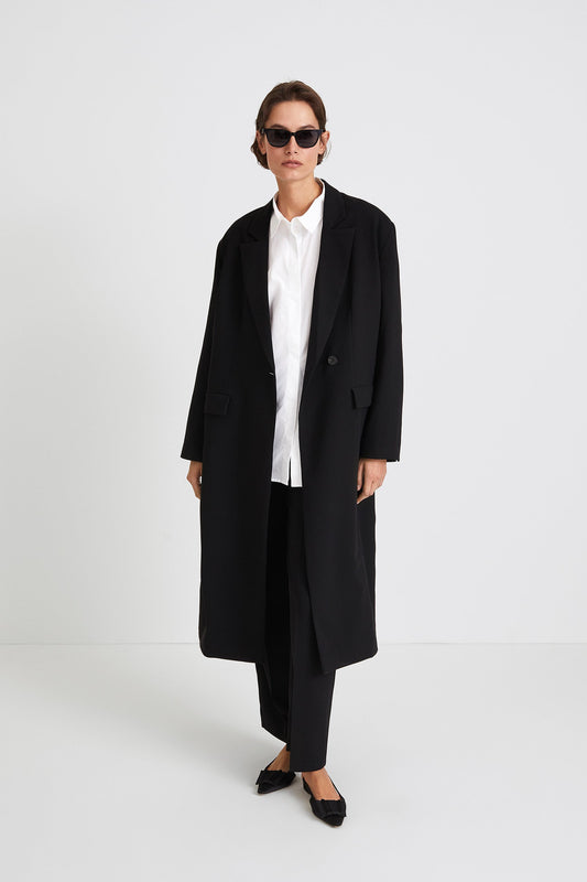Saga | Elegant Dubbelknäppt Kappa i Lyxig Crepe