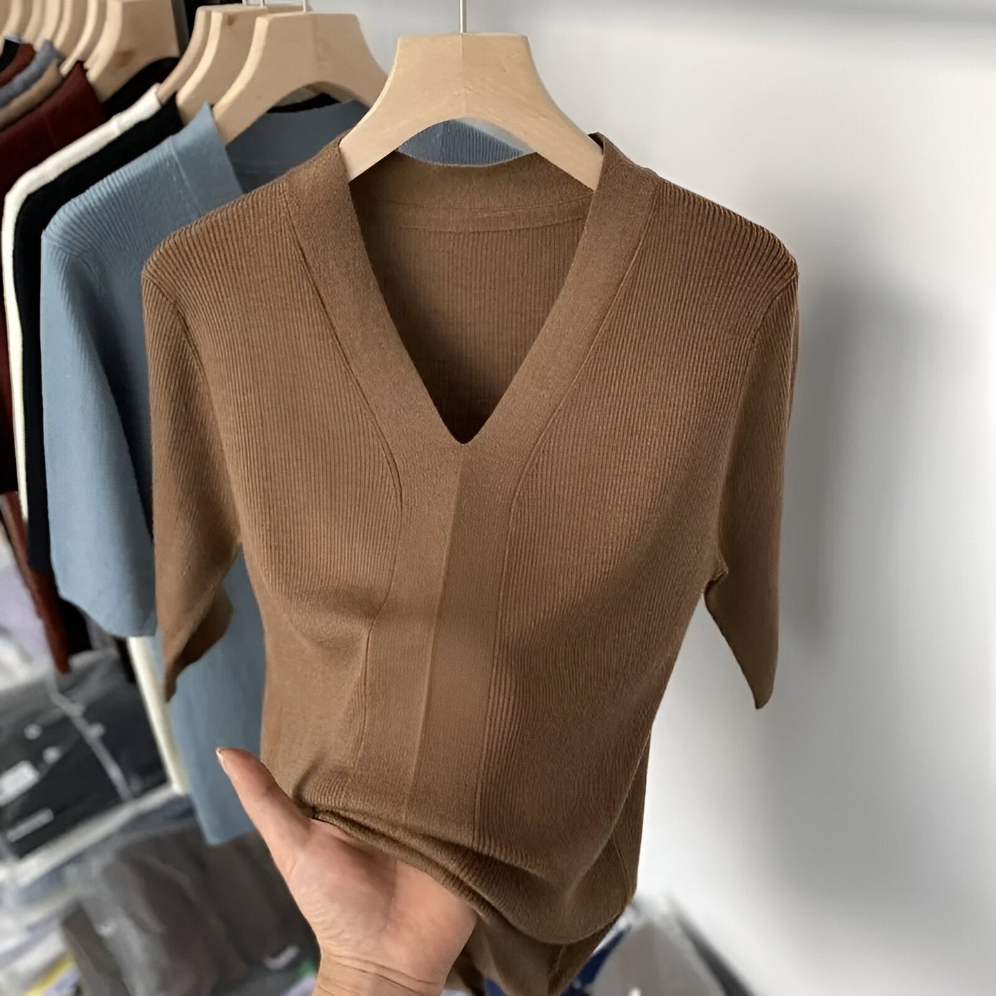 Wanda | Enkelt chic randig stickad tröja