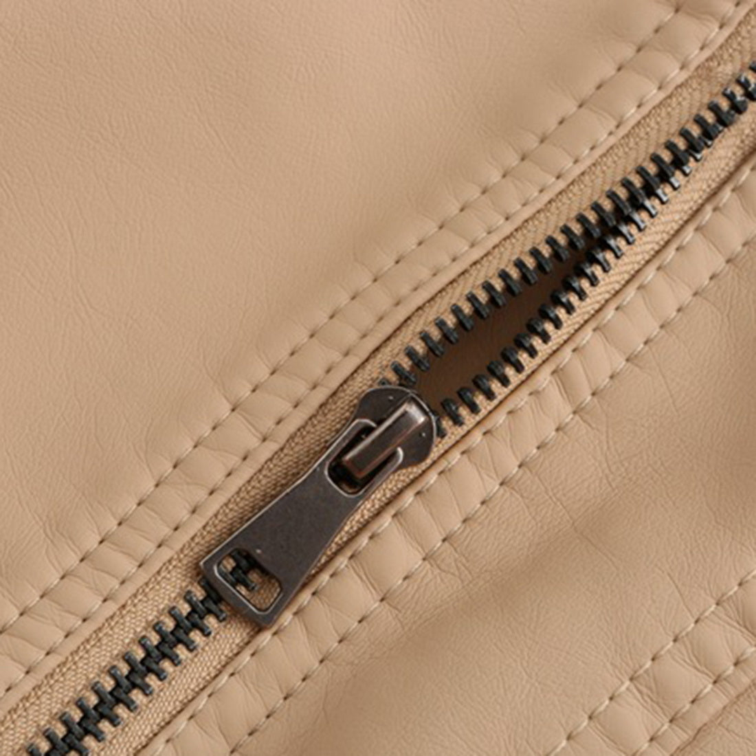 Lana - Snygg & tidlös skinnjacka för damer